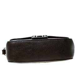 مملوكة مسبقًا حقيبة كروس ميو ميو قفل دفع جلد أخضر داكن