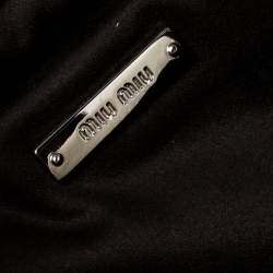 مملوكة مسبقًا حقيبة كتف ميو ميو قلاب كريستال جلد مبطنة بيضاء