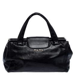 مملوكة مسبقًا Miu Miu Black Leather Turnlock Tote