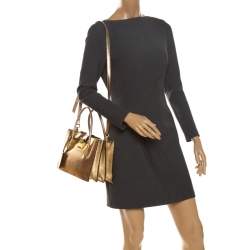 Pre Owned محفظة بحقيبة ميو ميو مادراس متوسطة جلد ميتاليك ذهبية