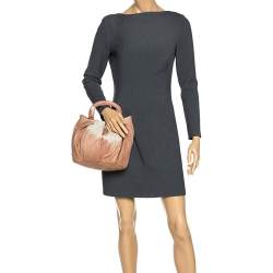 Pre Owned حقيبة يد ميو ميو تاي داي جلد بيج / كريمي