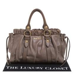 مملوكة مسبقًا Miu Miu Khaki Matelasse Leather Satchel