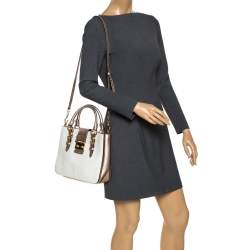 مملوكة مسبقًا Miu Miu White/Metallic Peach Leather Madras Tote