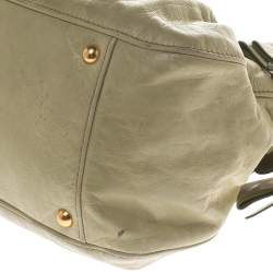 مملوكة مسبقًا Miu Miu Mint Green Leather Bow Satchel