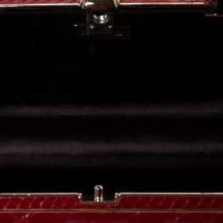 مملوكة مسبقًا Miu Miu Red Python Box Chain Clutch