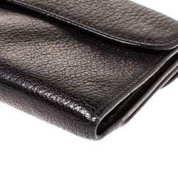 مملوكة مسبقًا Miu Miu Black Leather Madras Flap Wallet