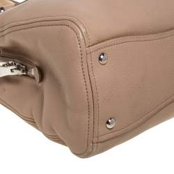 Pre Owned حقيبة شوبر ميو ميو فينيكس جلد بيج بسحاب