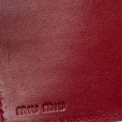 مملوكة مسبقًا Miu Miu Red Patent Leather Trifold Wallet
