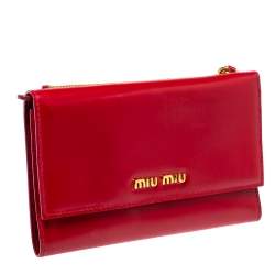 مملوكة مسبقًا Miu Miu Red Patent Leather Trifold Wallet