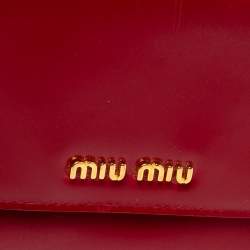 مملوكة مسبقًا Miu Miu Red Patent Leather Trifold Wallet