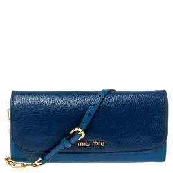 Pre Owned محفظة ميو ميو جلد أزرق ثنائي اللون بالشعار قلاب وسلسلة