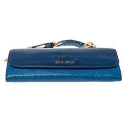 Pre Owned محفظة ميو ميو جلد أزرق ثنائي اللون بالشعار قلاب وسلسلة