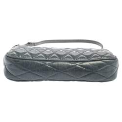 مملوكة مسبقًا Miu Miu Blue Quilted Leather Zip Chain Clutch