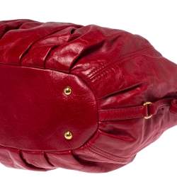 مملوكة مسبقًا Miu Miu Red Leather Gathered Hobo