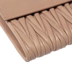 Pre Owned حقيبة كلتش ميو ميو قلاب جلد ماتيلاس بيج