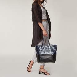 مملوكة مسبقًا حقيبة يد ميو ميو شوبر جلد فيتيلو ناعم أسود و أزرق 