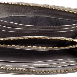 Pre Owned محفظة ميو ميو جلد ماتيلاس أخضر افوكادو سحاب ملتف