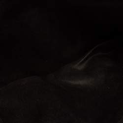 مملوكة مسبقًا حقيبة كلتش ميو ميو جلد مبطنة سوداء 