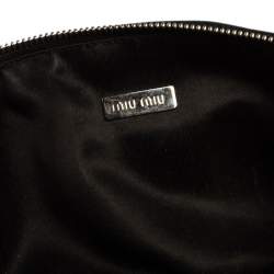 مملوكة مسبقًا حقيبة كلتش ميو ميو جلد مبطنة سوداء 