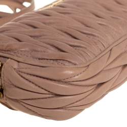 مملوكة مسبقًا Miu Miu Beige Matelassé Leather Double Zip Crossbody Bag