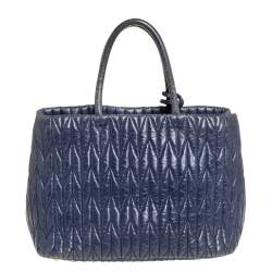 مملوكة مسبقًا Miu Miu Blue Matelassé Leather Tote