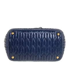مملوكة مسبقًا Miu Miu Blue Matelassé Leather Tote