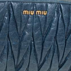مملوكة مسبقًا Miu Miu Blue Matelassé Leather Wristlet Clutch