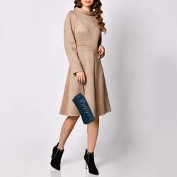 مملوكة مسبقًا Miu Miu Blue Matelassé Leather Wristlet Clutch