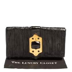 Pre Owned حقيبة كلتش ميو ميو جلد أسود لامع بطيات