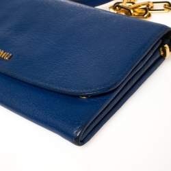 Pre Owned محفظة ميو ميو جلد مادراس أزرق بالشعار قلاب وسلسلة