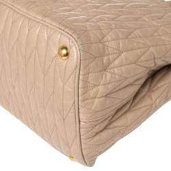 Pre Owned Miu Miu Beige Matelassé Leather Bow Tote