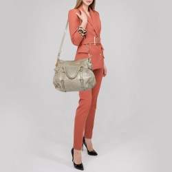 مملوكة مسبقًا حقيبة يد ميو ميو جلد فيتيلو لوكس أخضر أفوكادو