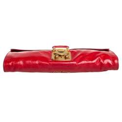 Pre Owned حقيبة كلتش ميو ميو قفل ضاغط جلد أحمر ياقوتي داكن