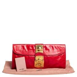 Pre Owned حقيبة كلتش ميو ميو قفل ضاغط جلد أحمر ياقوتي داكن