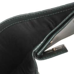 مملوكة مسبقًا محفظة ميو ميو بيفولد جلد نقشة التمساح خضراء 