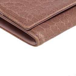 Pre Owned محفظة كونتينينتال ميو ميو جلد لامع نقشة التمساح بيج قلاب