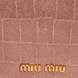 Pre Owned محفظة كونتينينتال ميو ميو جلد لامع نقشة التمساح بيج قلاب