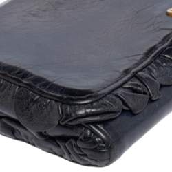 مملوكة مسبقًا Miu Miu Navy Blue Leather Flap Continental Wallet