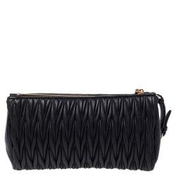 مملوكة مسبقًا Miu Miu Black Matelassé Leather Wristlet Clutch