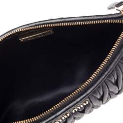 مملوكة مسبقًا Miu Miu Black Matelassé Leather Wristlet Clutch