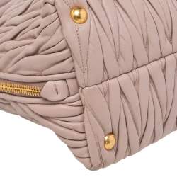 Pre Owned Miu Miu Beige Matelassé Leather Zip Satchel 