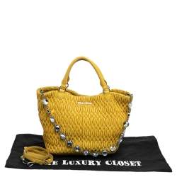 Pre Owned حقيبة يد توتس ميو ميو جلد ماتيلاس أصفر