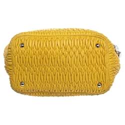 Pre Owned حقيبة يد توتس ميو ميو جلد ماتيلاس أصفر