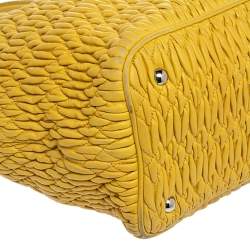 Pre Owned حقيبة يد توتس ميو ميو جلد ماتيلاس أصفر