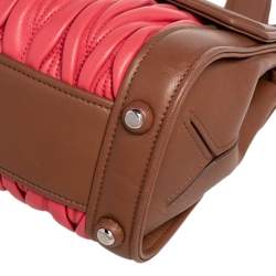مملوكة مسبقًا حقيبة ميو ميو جلد ماتيلاس بني/أحمر مرجاني بيد علوية