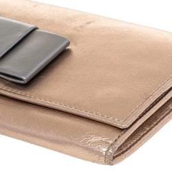 مملوكة مسبقًا Miu Miu Metallic Gold/Grey Leather Bow Continental Wallet