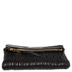 Pre Owned حقيبة كلتش ميو ميو جلد ماتيلاس أسود بطية خارجية 