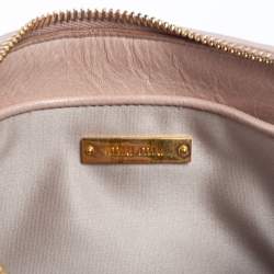مملوكة مسبقًا Miu Miu Beige Matelasse Lux Leather Zip Wristlet Clutch
