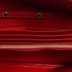 مملوكة مسبقًا Miu Miu Red Matelasse Leather Flap Wallet On Chain