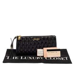 Pre Owned Miu Miu Black Matelassé Leather Zip Wristlet Clutch
